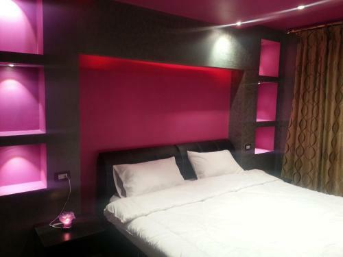 Seven Days Hotel