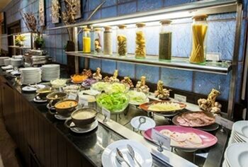 Pinnacle Lumpinee Hotel & Spa