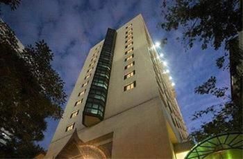 Pinnacle Lumpinee Hotel & Spa