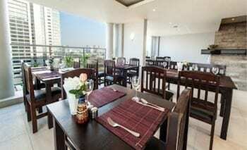 Pinnacle Lumpinee Hotel & Spa