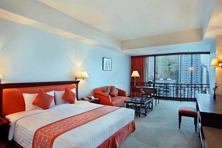 Tai-pan Hotel