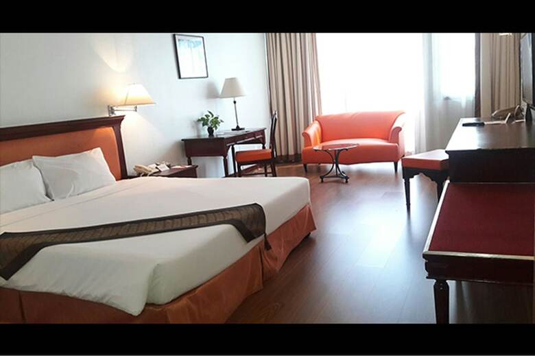 Tai-pan Hotel