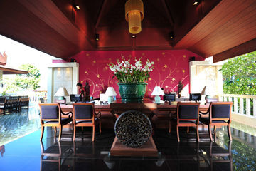 Hotel Aquamarine Resort And Villa