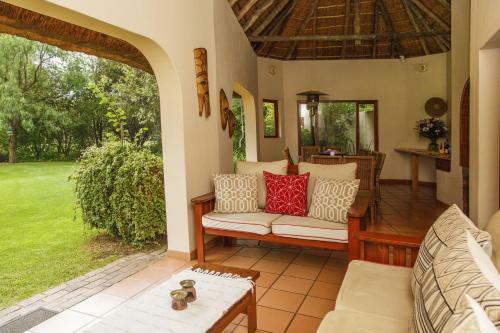 Hostal The Celtis Manor Guest House