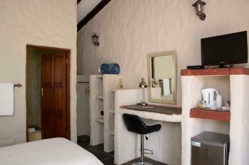 Hostal By Bush Telegraph Lodge