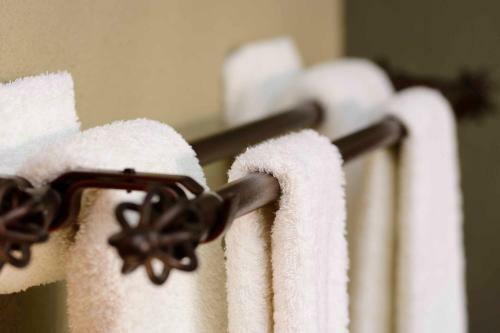 Hostal By Bush Telegraph Lodge