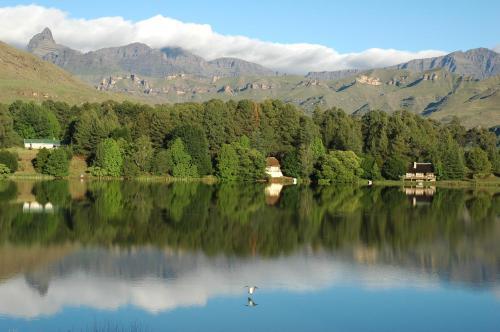 Hotel Lake Naverone Holiday Cottages