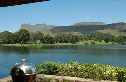 Hotel Lake Naverone Holiday Cottages