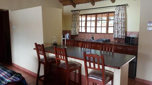 Hotel Lake Naverone Holiday Cottages