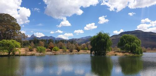 Hotel Lake Naverone Holiday Cottages