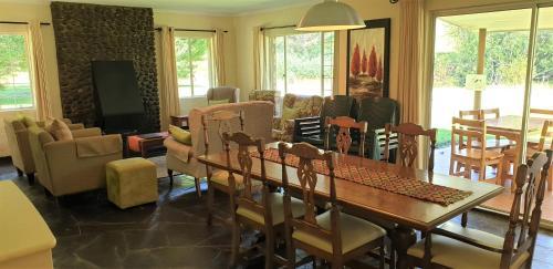 Hotel Lake Naverone Holiday Cottages