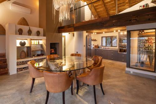 Royal Madikwe Luxury Safari Lodge