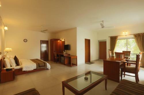 Hotel Aapno Ghar Resort & Amusement Park