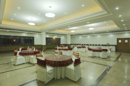 Hotel Aapno Ghar Resort & Amusement Park
