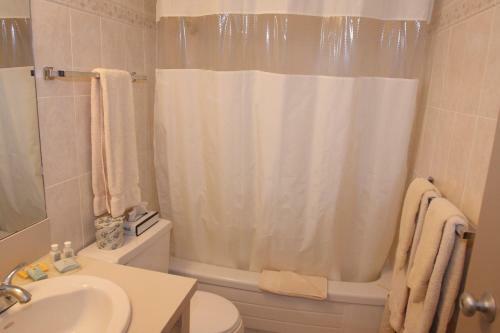 Hotel Lac Le Jeune Resort & Nature Centre