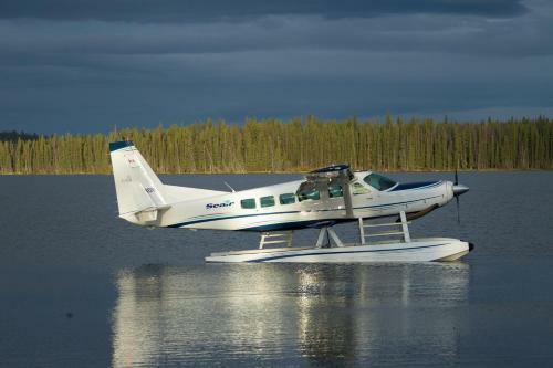 Hotel Lac Le Jeune Resort & Nature Centre