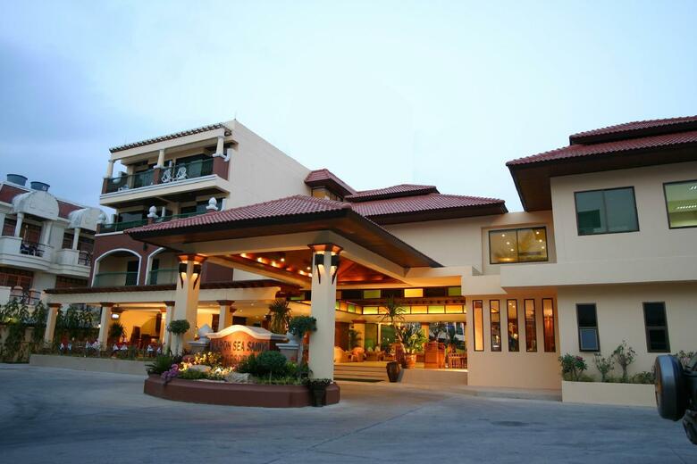 Hotel Karon Sea Sands Resort