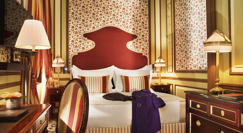 Grand Hotel De Bordeaux & Spa