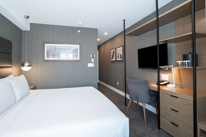 Sandman Hotel Calgary Airport
