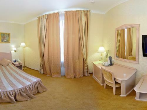 Hotel Alleya Grand