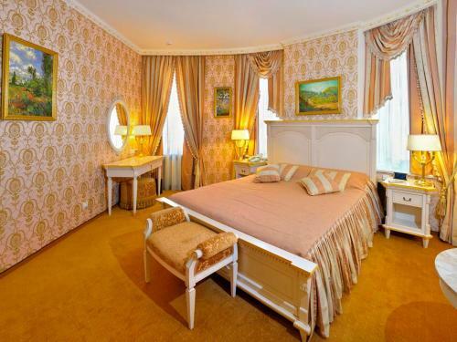 Hotel Alleya Grand