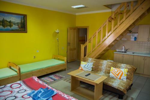 Hostal Penzion H-market