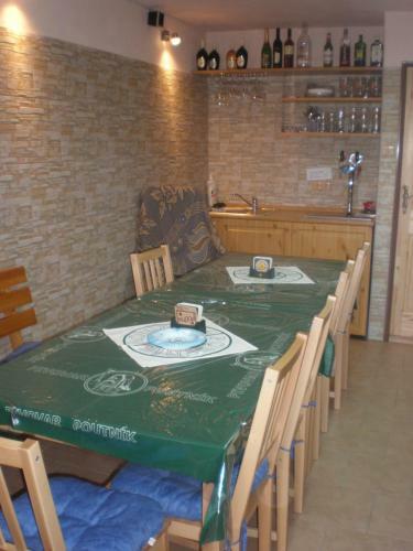 Hostal Penzion H-market