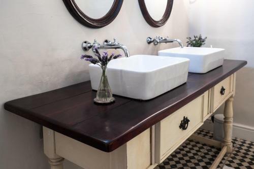 Hostal Franschhoek Rose Cottages