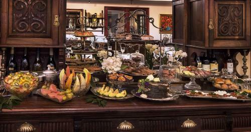 Hostal The Oasis Signature Hotel