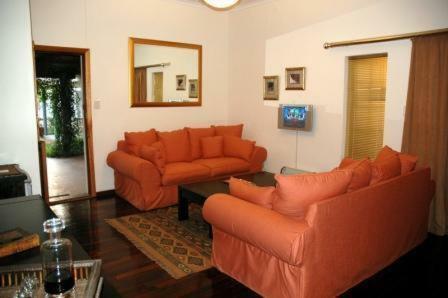 Hostal Kronenhoff Guesthouse