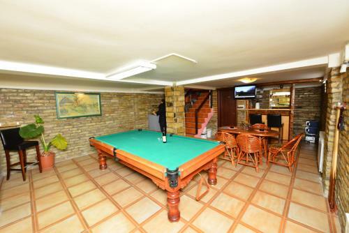 Apartments & Accommodation Stojic