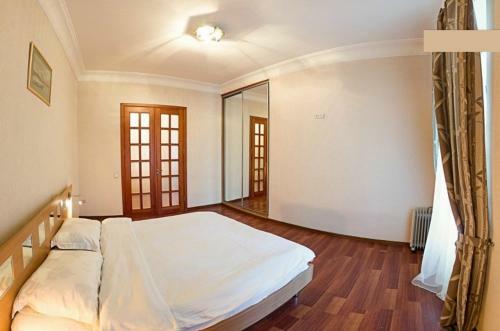 Alex Apartments On Lva Tolstogo