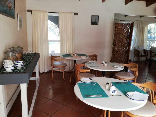 Hostal Livesey Lodge Guest House