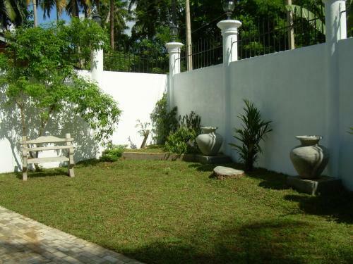 Hostal Bandhusena House & Apartment