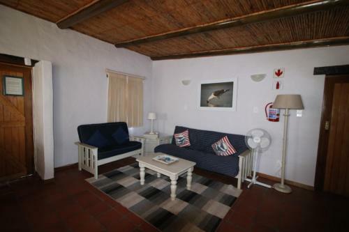 Hostal Baywatch Guest House