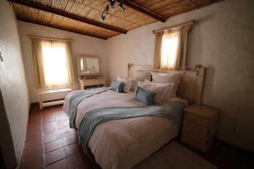 Hostal Baywatch Guest House