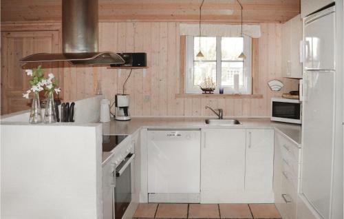 Hostal Holiday Home Torndrup Strand Hals