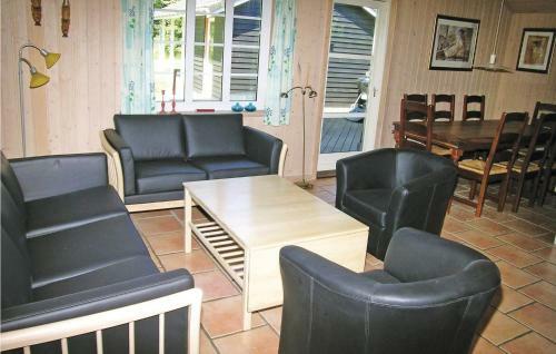 Hostal Holiday Home Torndrup Strand Hals