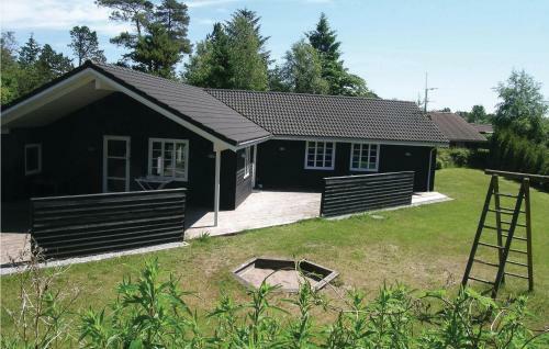 Hostal Holiday Home Torndrup Strand Hals