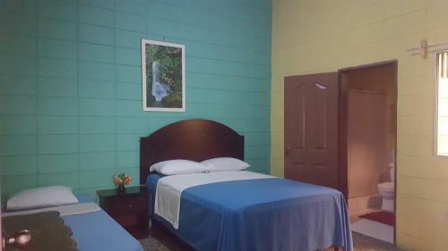 Hostal Guesthouse Dos Molinos B&B