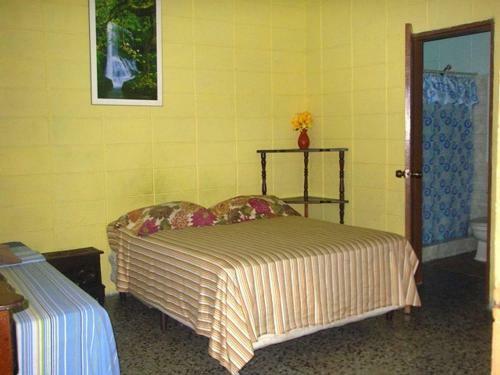 Hostal Guesthouse Dos Molinos B&B