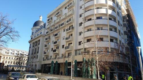 Sunny Old Town Apartments