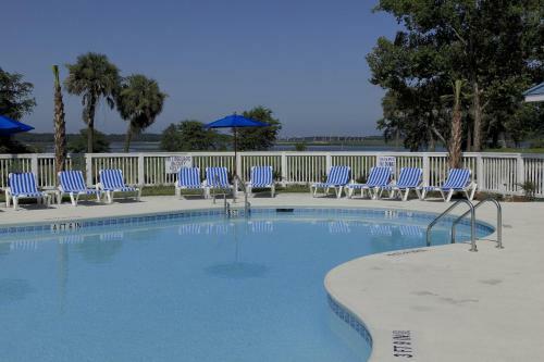 Hotel Bluewater Resort And Marina By Spinnaker