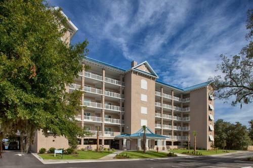 Hotel Bluewater Resort And Marina By Spinnaker