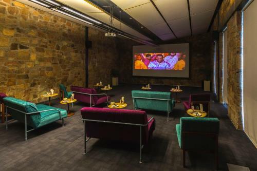Mana Hotels