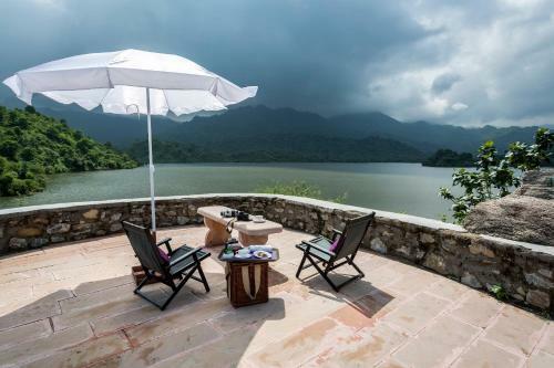 Mana Hotels