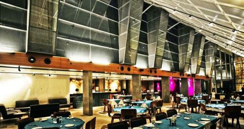 Mana Hotels