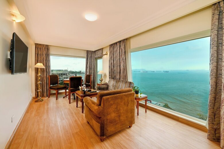 Hotel Fariyas