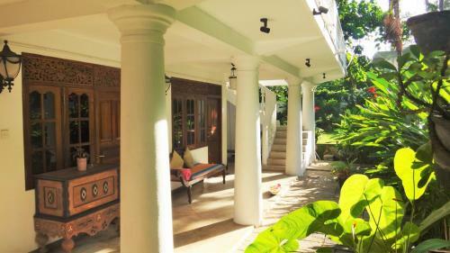 Bed & Breakfast French Lotus