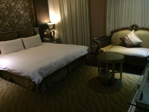 Crystal Business Motel